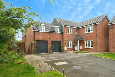 4 bedroom detached house for sale