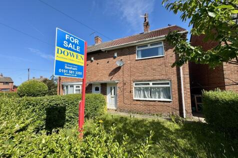 ESSEX CRESCENT, SEAHAM, SEAHAM... 2 bed semi