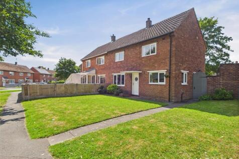 3 bedroom semi-detached house for sale