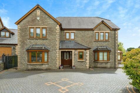 6 bedroom detached house for sale