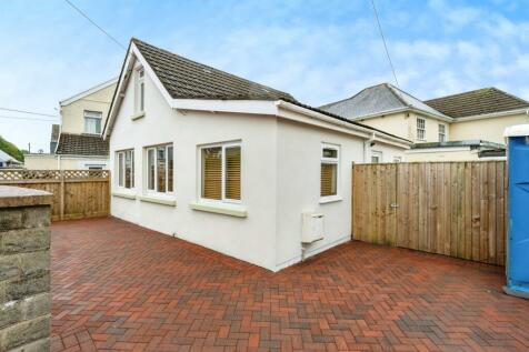 1 bedroom detached bungalow for sale