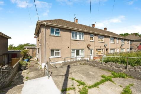 1 bedroom ground floor flat for sale