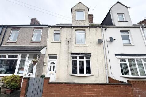 4 bedroom terraced house for sale