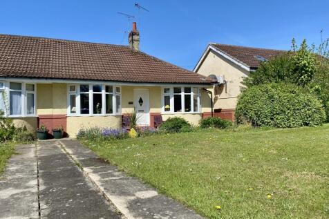 3 bedroom semi-detached bungalow for sale