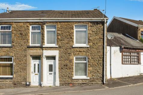 2 bedroom end of terrace house for sale