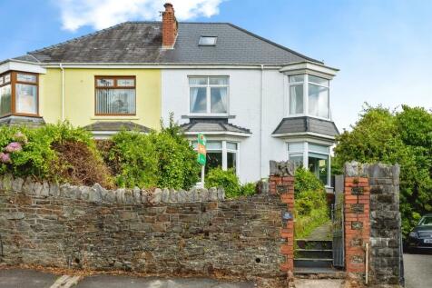 4 bedroom semi-detached house for sale