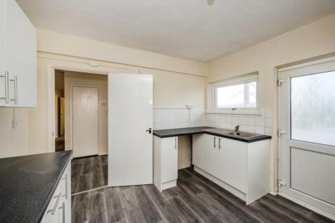 3 bedroom flat for sale