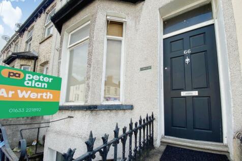 5 bedroom terraced house for sale