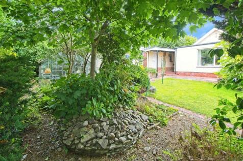 2 bedroom detached bungalow for sale