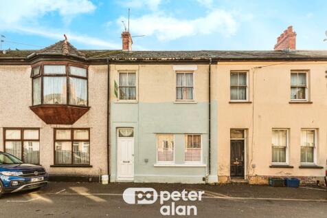 4 bedroom terraced house for sale