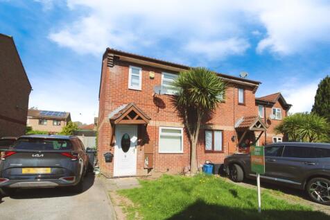 2 bedroom semi-detached house for sale