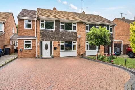 5 bedroom semi-detached house for sale