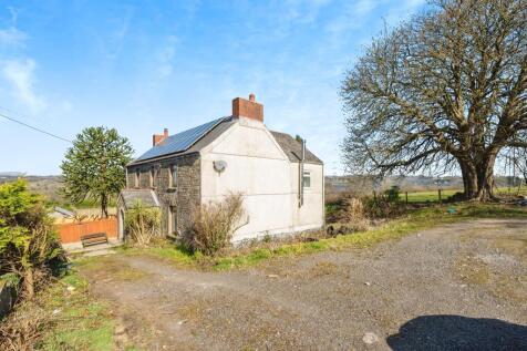 4 bedroom farm house for sale