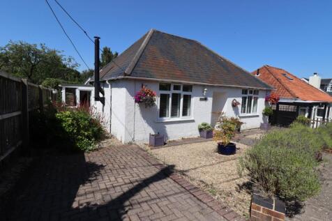 Barnfield, Marlborough, SN8 2AX 4 bed detached house for sale