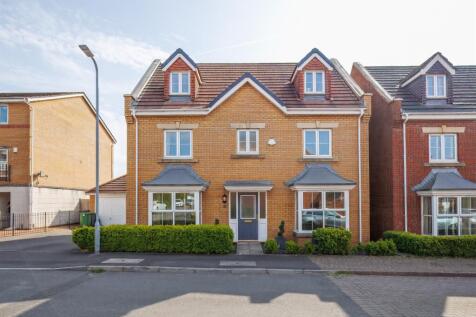 5 bedroom detached house for sale