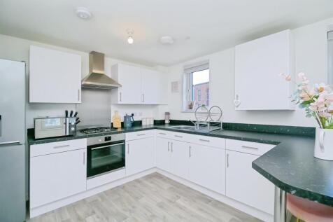 2 bedroom flat for sale