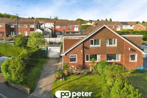 4 bedroom semi-detached house for sale