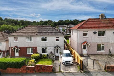 2 bedroom semi-detached house for sale