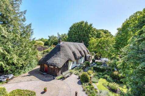 57 Dibles Road, Warsash SO31 3 bed detached house for sale