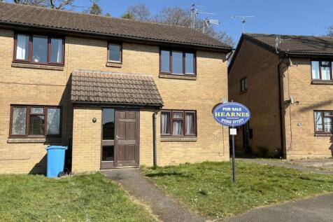 Clover Drive, Creekmoor, Poole, BH17 1 bed apartment for sale