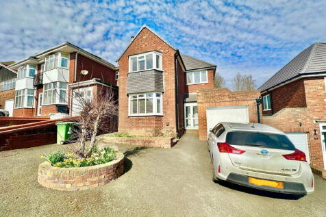 Elizabeth Grove, Dudley DY2 3 bed detached house for sale