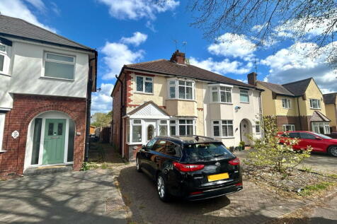 3 bedroom semi-detached house for sale