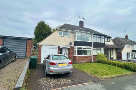 3 bedroom semi-detached house for sale