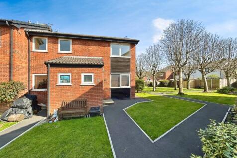 Brecon Close, Lancashire FY1 2 bed apartment for sale