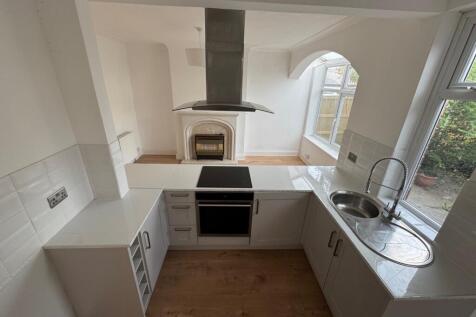 London Road, Lancashire FY3 3 bed terraced house for sale