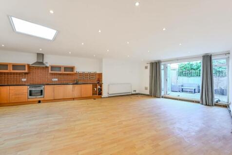 Grafton Crescent, Kentish Town... 1 bed flat for sale