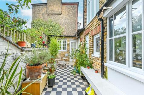 Tytherton Road, Tufnell Park, London... 7 bed end of terrace house for sale