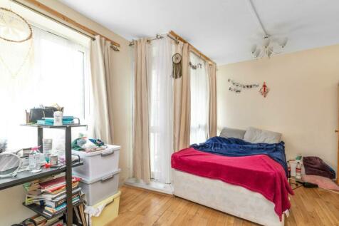 3 bedroom flat for sale