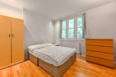 Pemberton Gardens, Tufnell Park... 3 bed flat for sale