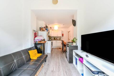 Camden Street, Camden, London, NW1 3 bed maisonette for sale