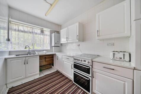 St Pancras Way, Camden, London, NW1 3 bed flat for sale