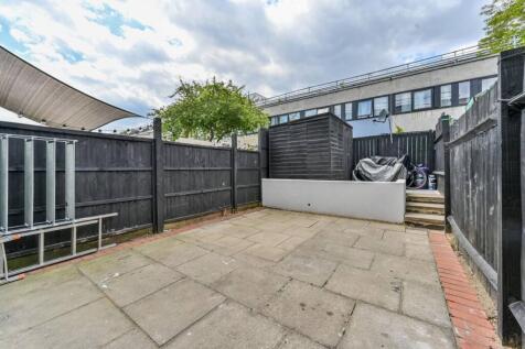 Elm Friars Walk, Camden, London, NW1 2 bed flat for sale