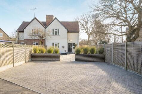 3 bedroom semi-detached house for sale