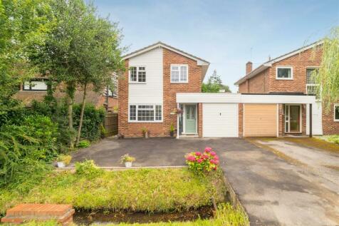 3 bedroom link detached house for sale