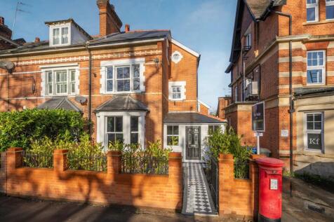 London Road, Ascot 5 bed townhouse for sale