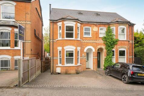 4 bedroom semi-detached house for sale