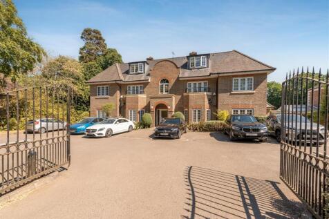 Alderbourne, Ascot 2 bed apartment for sale