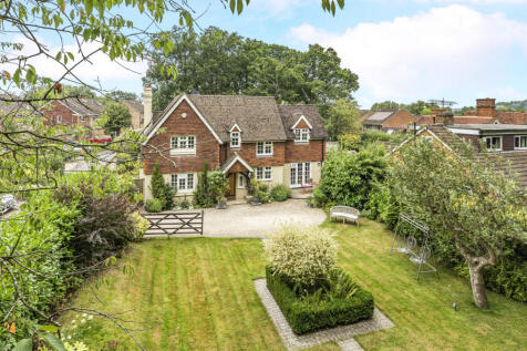 Aspen Close, Guildford, Surrey, GU4 4 bed house for sale