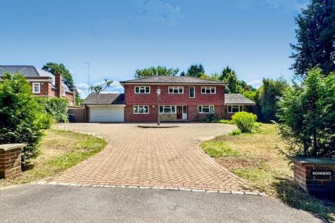 Mark Way, Godalming, Surrey, GU7 5 bed detached house for sale