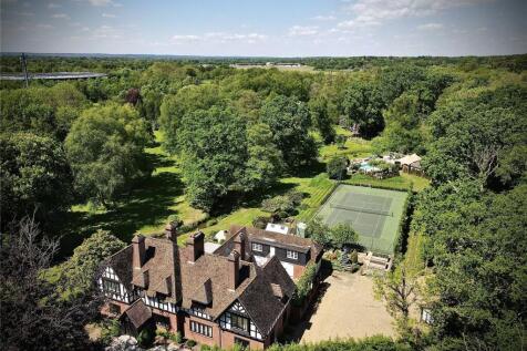 Guildford Road, Ottershaw, Surrey, KT16 6 bed detached house for sale