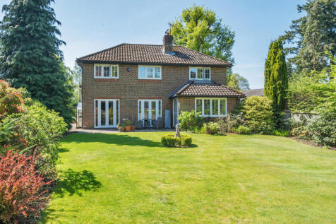Willian Place, Hindhead, Surrey, GU26 5 bed detached house for sale