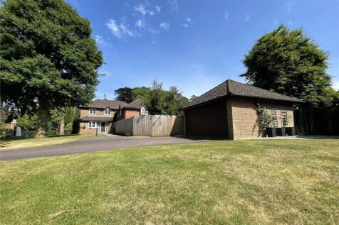 Willian Place, Hindhead, Surrey, GU26 5 bed detached house for sale
