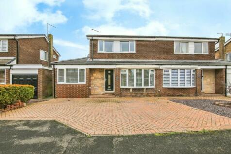 4 bedroom semi-detached house for sale