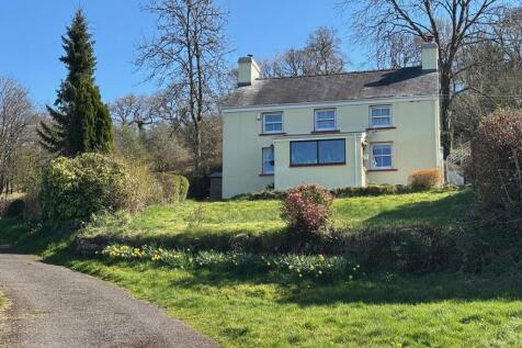 Ffairfach, Llandeilo, Carmarthenshire. 3 bed property with land for sale