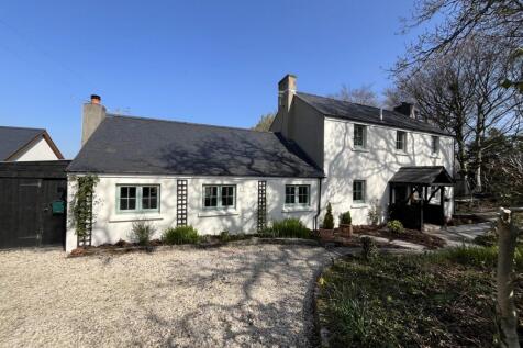 Salem, Llandeilo, Carmarthenshire. 3 bed detached house for sale