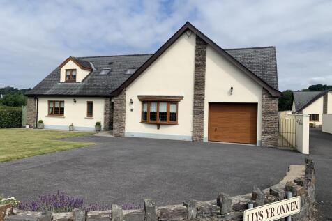 Llys Yr Onnen, Ffairfach, Llandeilo... 3 bed detached house for sale